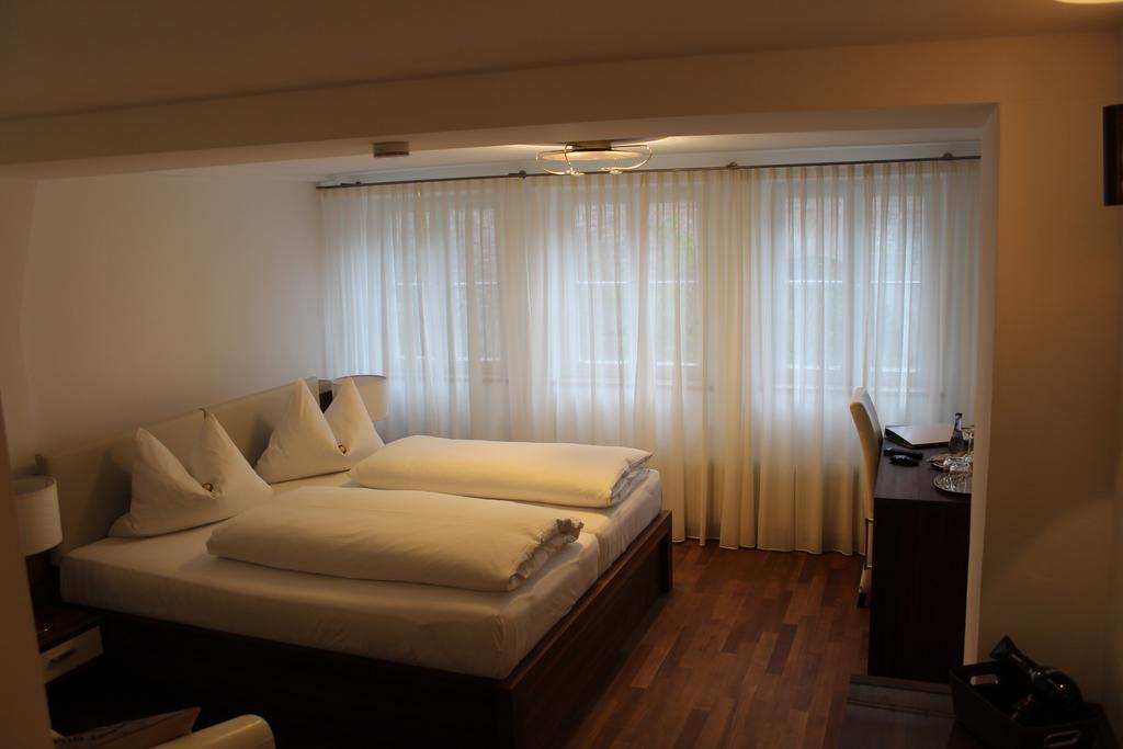 Hotel Schmales Haus Улм Стая снимка