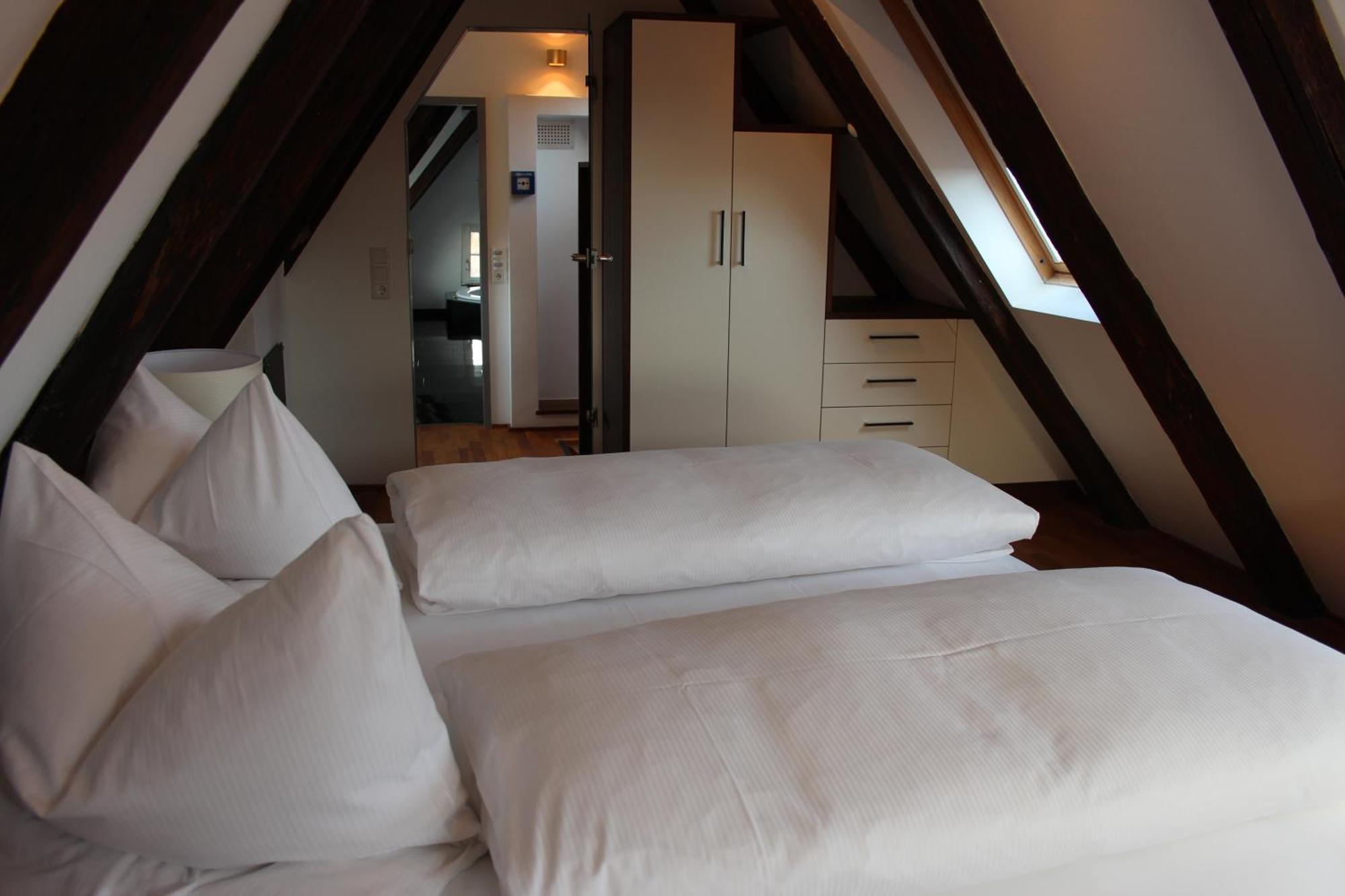 Hotel Schmales Haus Улм Екстериор снимка