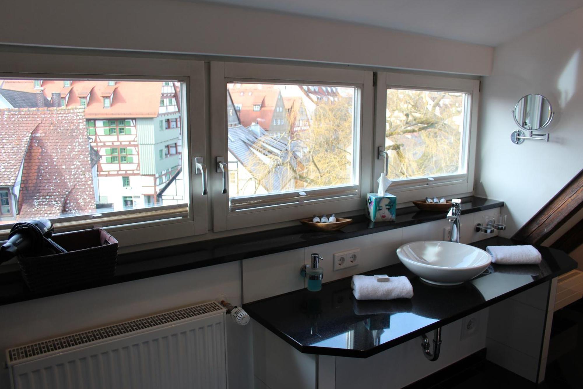 Hotel Schmales Haus Улм Екстериор снимка
