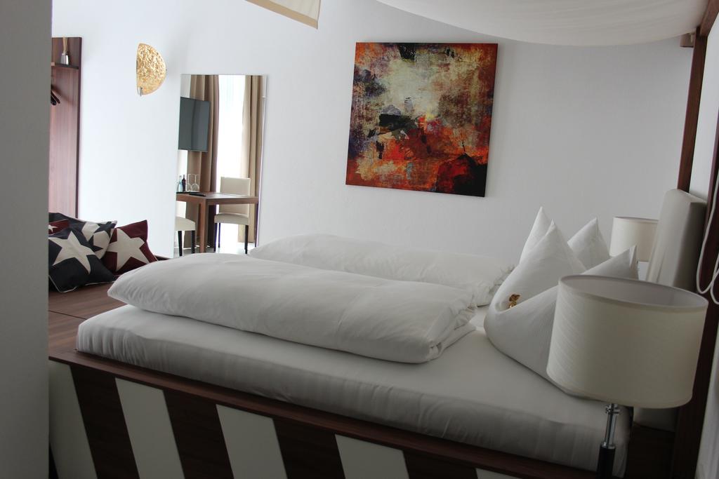 Hotel Schmales Haus Улм Екстериор снимка